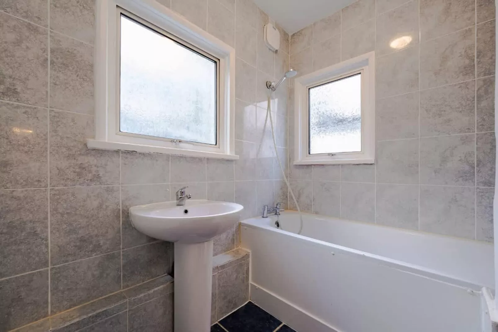 SE21 Martell Rd 46-Badkamer