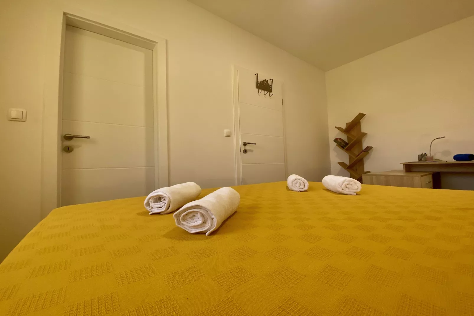 VERT Apartment - Two Bedroom Apartment with Terrace-Slaapkamer