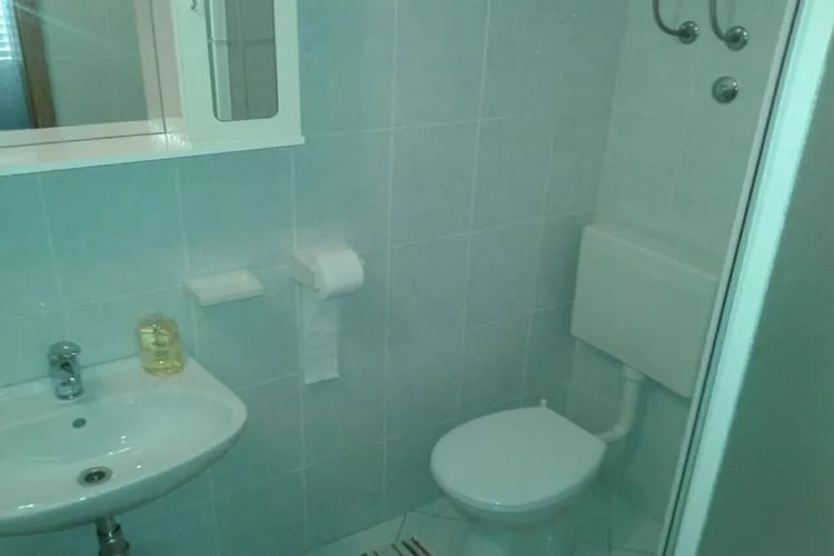 Apartments Magda - Duplex Three Bedroom Apartment with Balcony and Sea View (A1) - (ST)-Badkamer