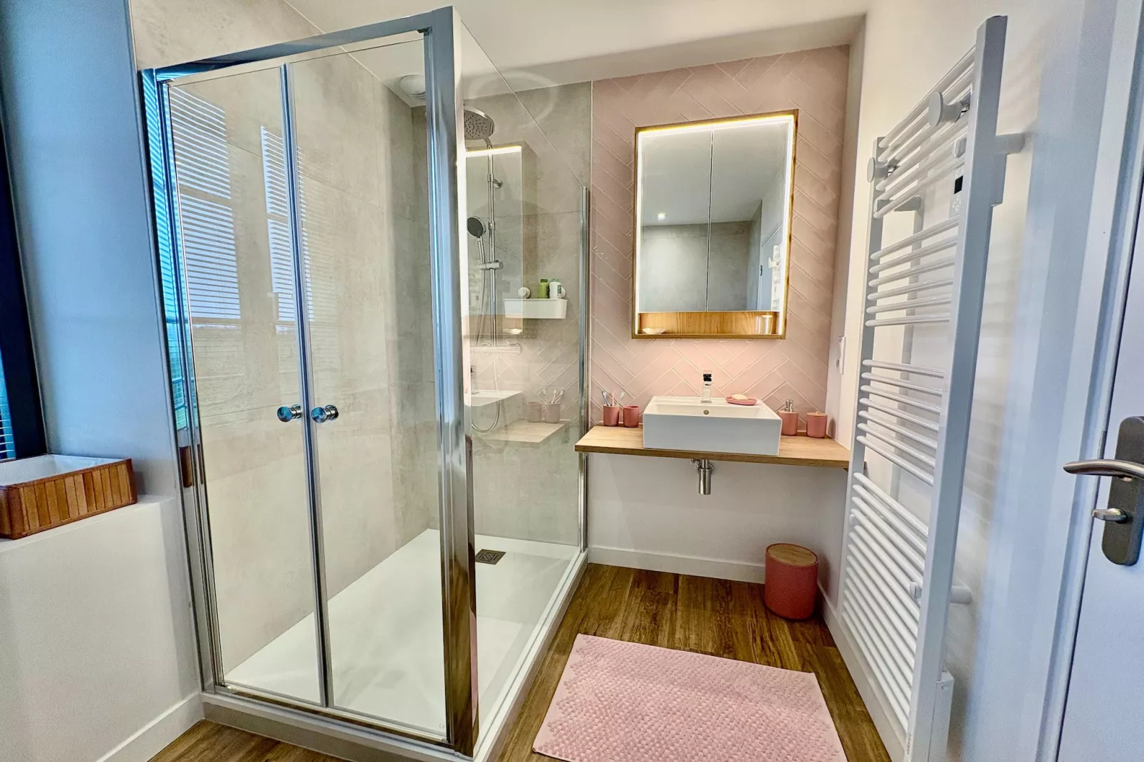 Joli gîte à Corseul-Badkamer