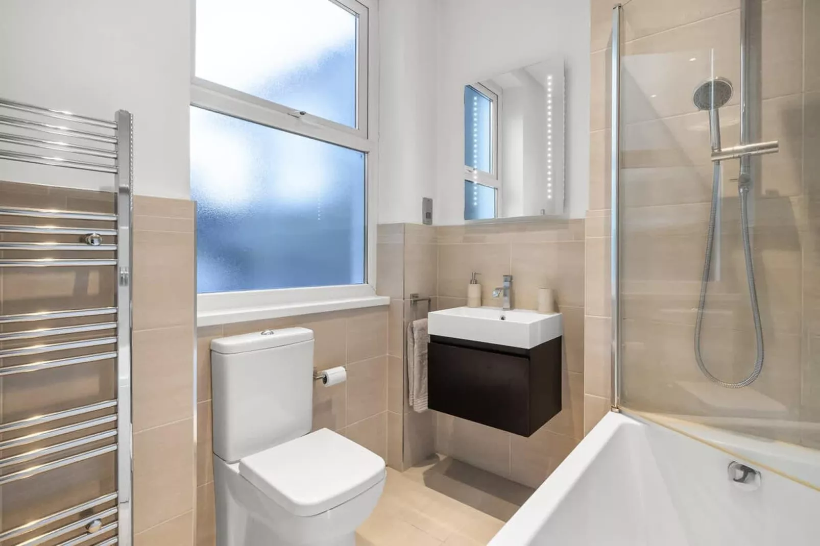 SW6 Fulham Palace Rd - Badkamer