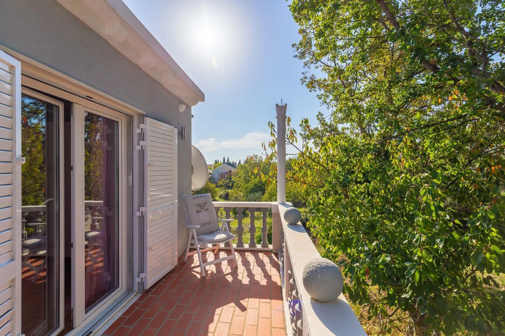 Holiday Home Trojković- Four Bedroom Holiday Home with Terrace and Swimming Pool-Terrasbalkon