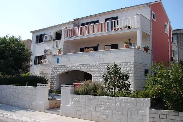 Apartments Magda - Duplex Three Bedroom Apartment with Balcony and Sea View (A1) - (ST)-Buitenlucht