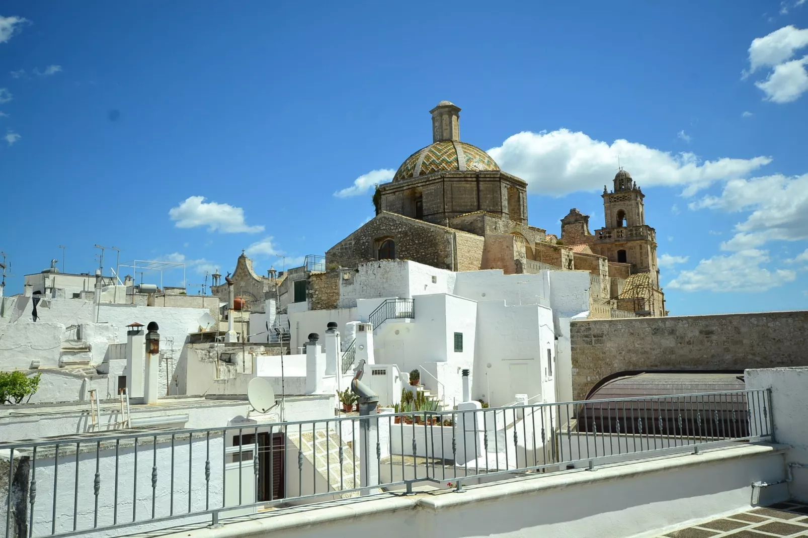 Palazzo Ostuni-Uitzicht zomer