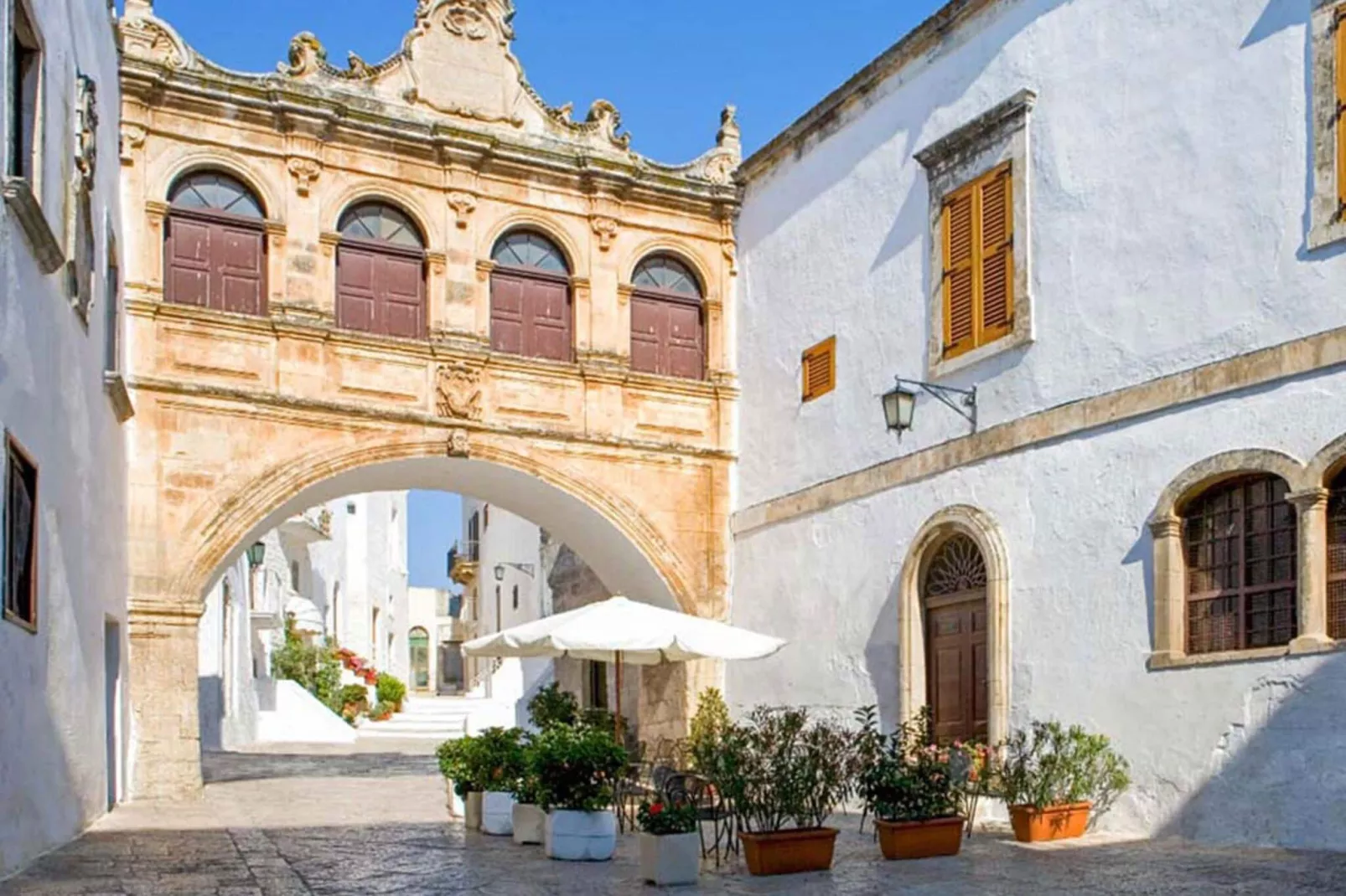 Palazzo Ostuni-Gebieden zomer 1km