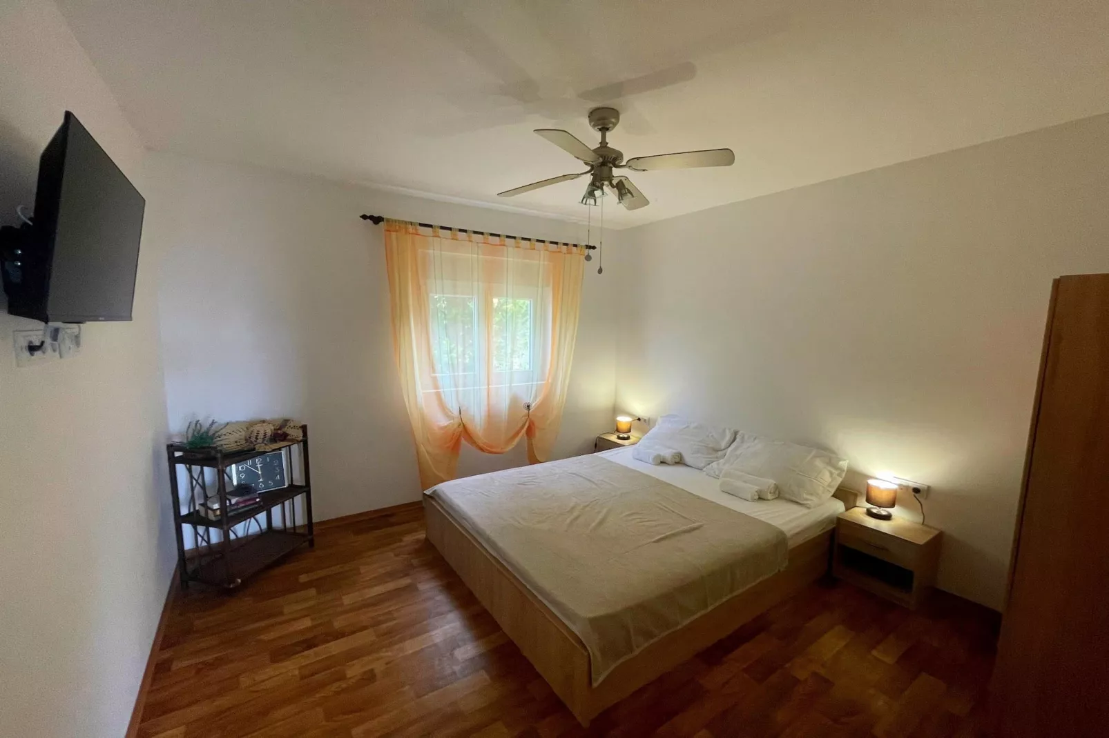 Apartments Sun 4 You - Two Bedroom Apartment with Balcony and Sea View (Apartment 2)-Slaapkamer