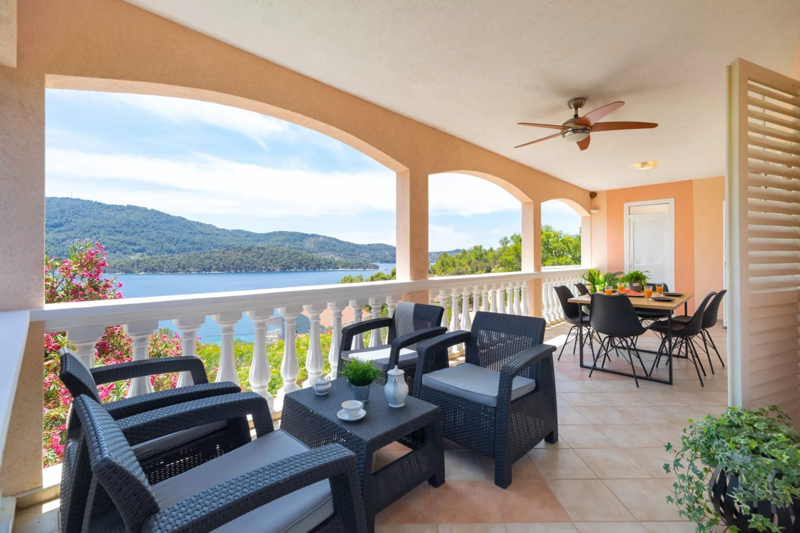 Holiday Home Diana - Two Bedroom Apartment with Terrace and Sea View-Terras