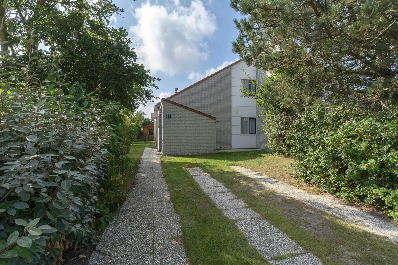 Ooghduyne 148 - Buitenkant zomer