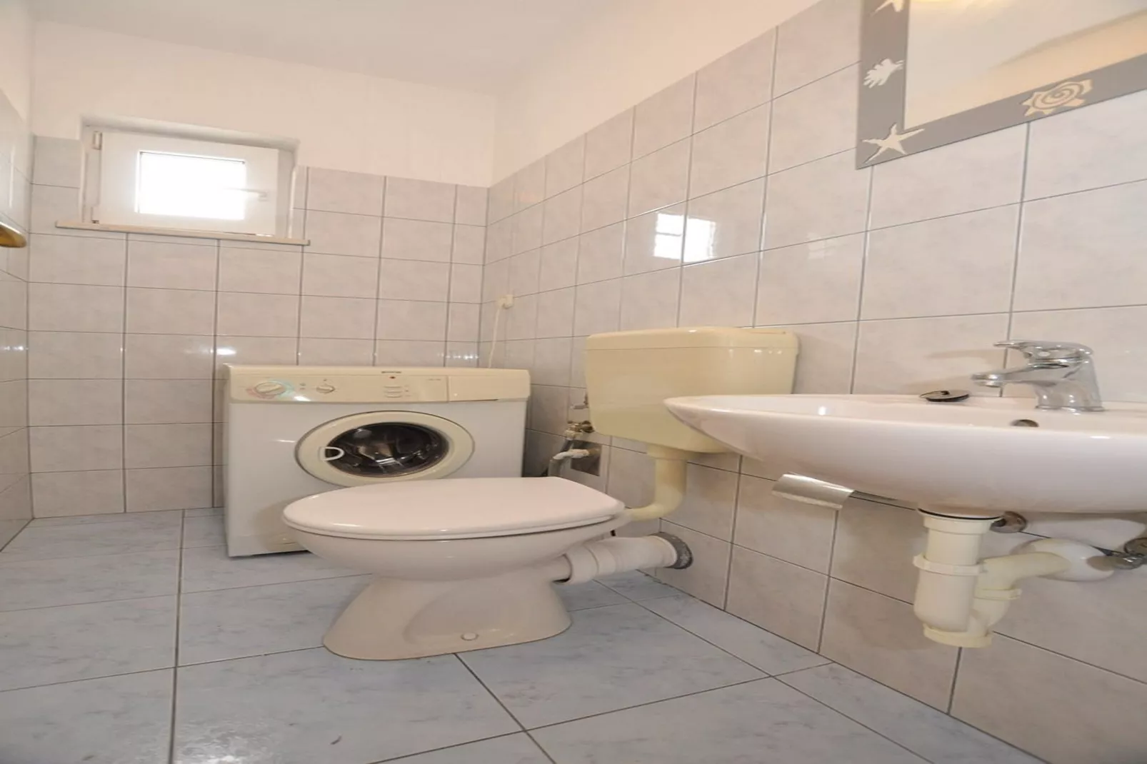 Apartments Seagull - Comfort Two Bedroom Apartment with Sea View Balcony (Tonko)-Badkamer