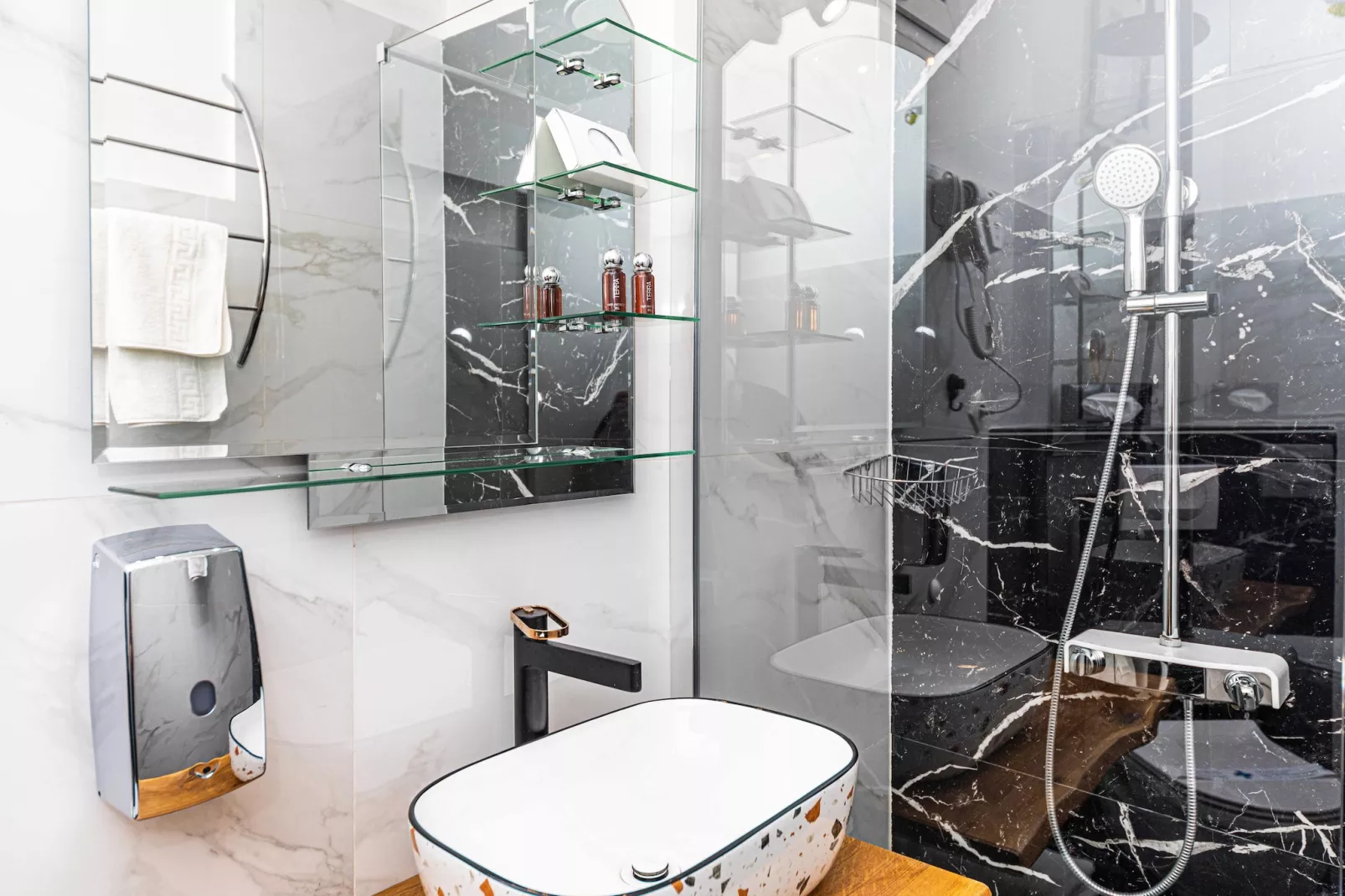 Apartments Keka - One Bedroom Apartment-Badkamer