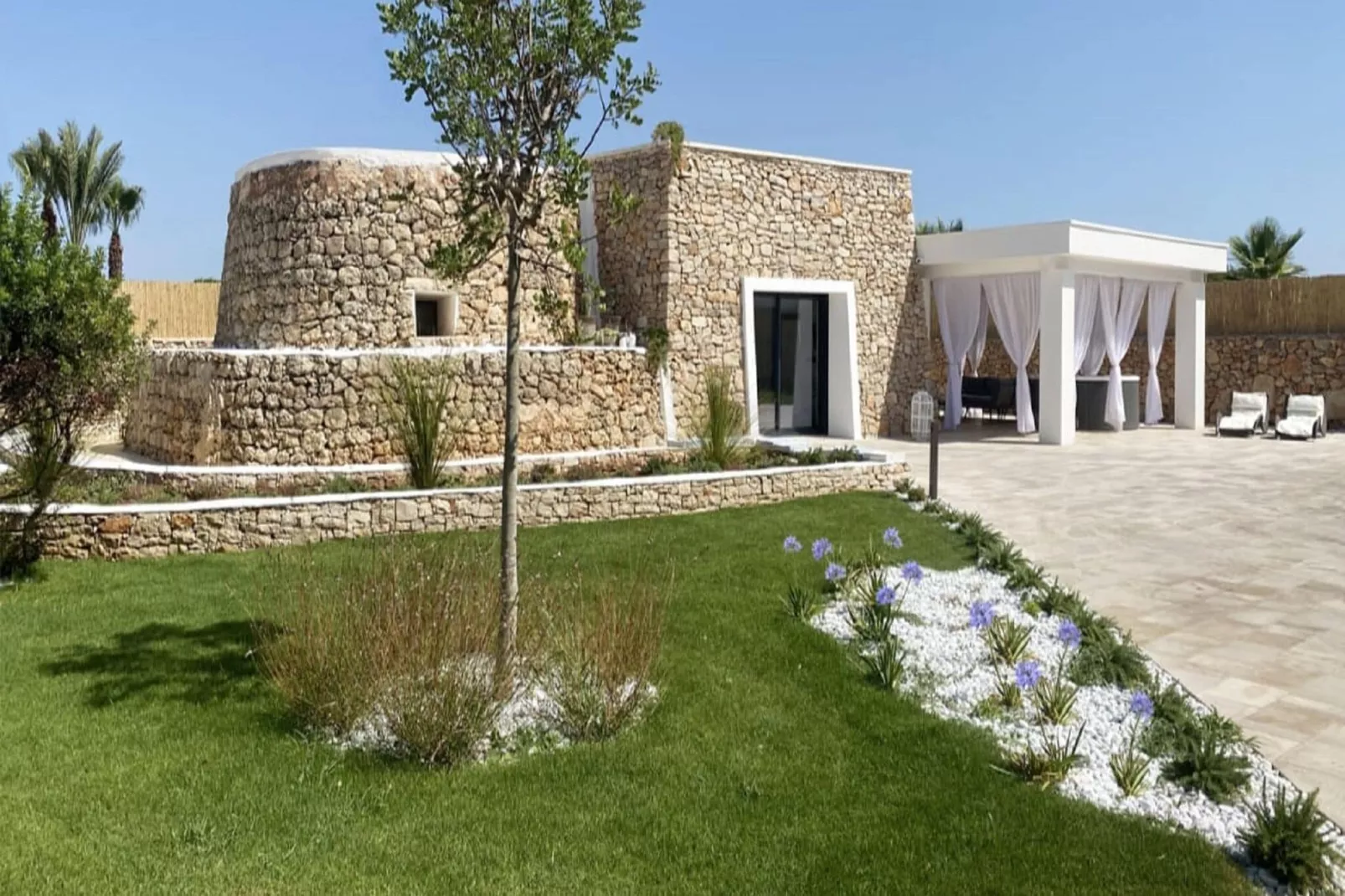 Trullo Marina-Buitenkant zomer