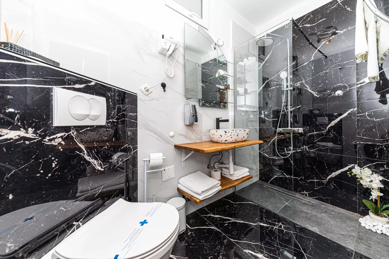 Apartments Keka - One Bedroom Apartment-Badkamer