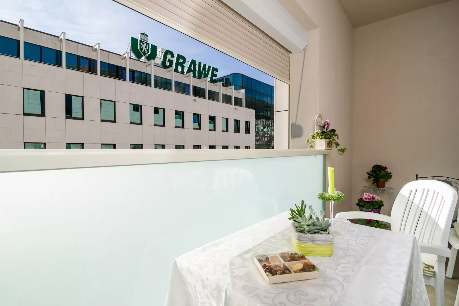 Apartment Atlant - One Bedroom Apartment with Balcony and Side Sea View-Terrasbalkon