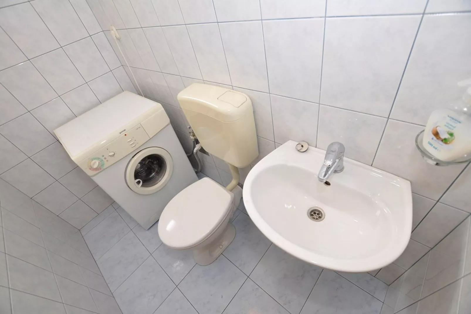 Apartments Seagull - Comfort Two Bedroom Apartment with Sea View Balcony (Tonko)-Badkamer