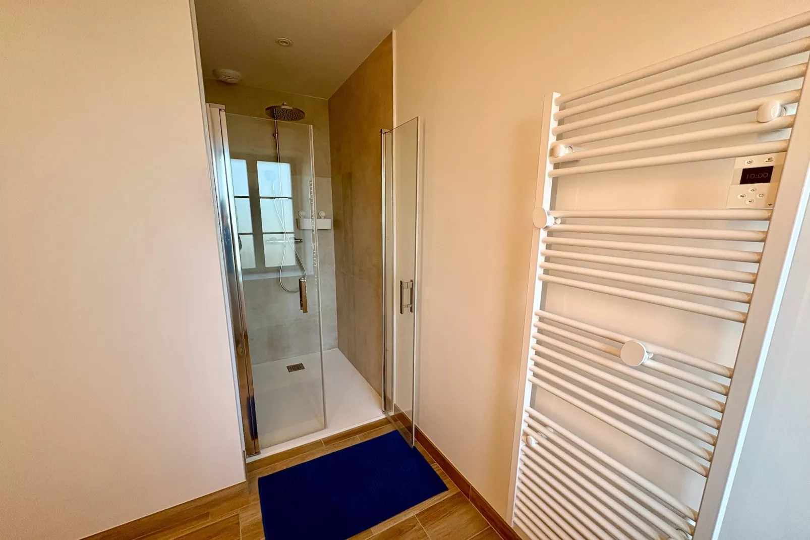 Joli gîte à Corseul-Badkamer