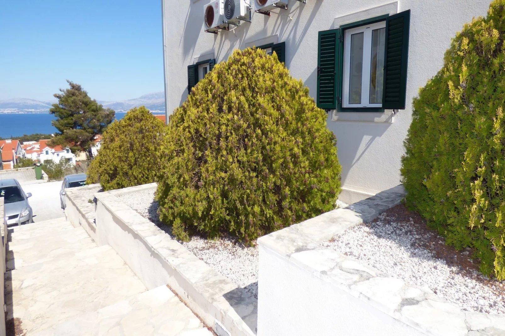 Apartment Sunflower -  Two bedroom apartment with Terrace and Sea View-Buitenlucht