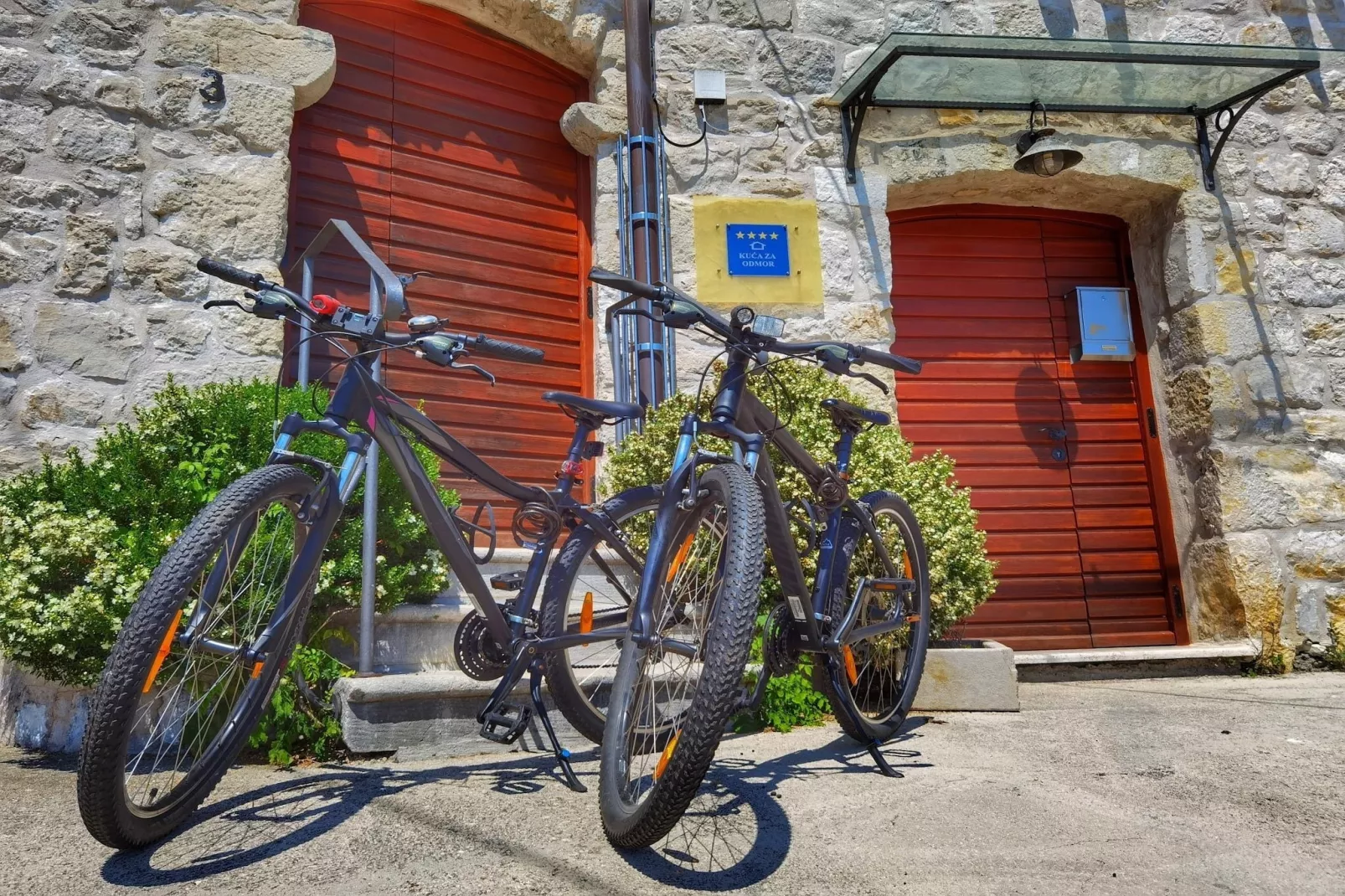 Villa Kanada - Two-Bedroom House with Terrace and Sea View-Buitenlucht