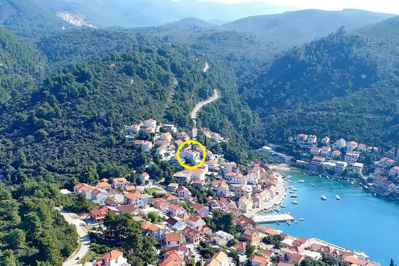 Bertie's Lodge - Two Bedroom Apartment with Terrace and Sea View(A1)-Uitzicht