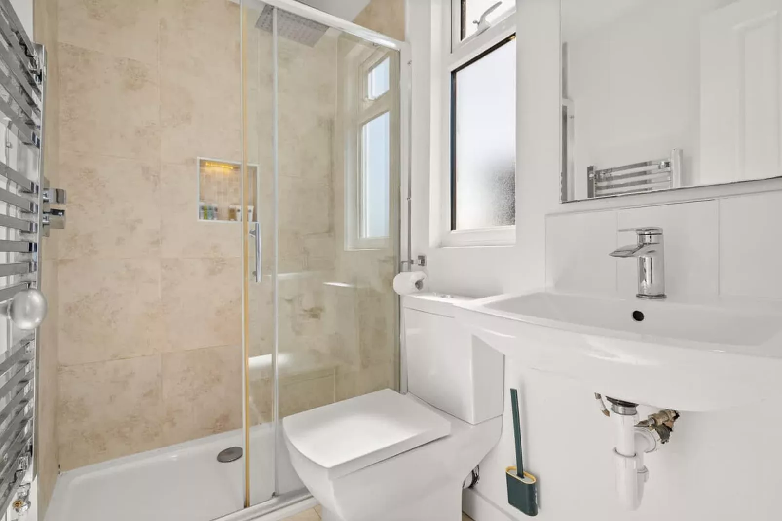 KT2 Gibbon Rd 94-Badkamer