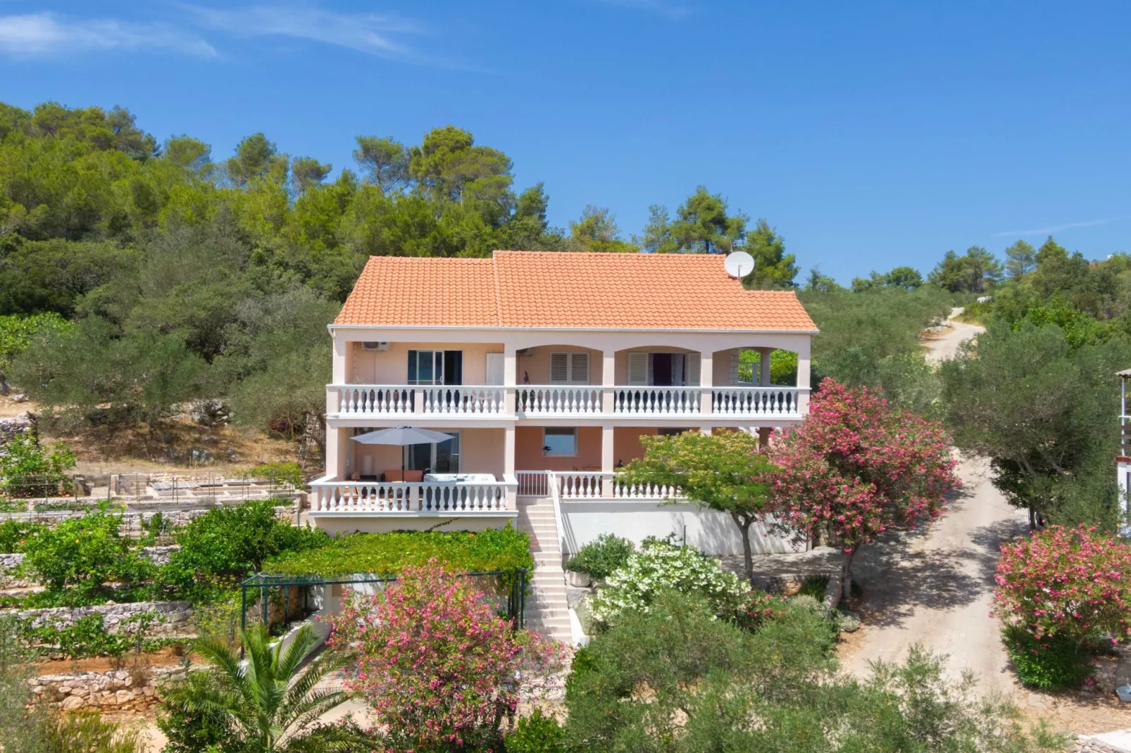Holiday Home Diana - Five Bedroom House with Terrace and Sea View-Buitenlucht