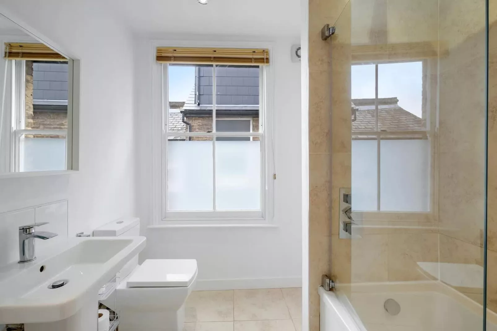 KT2 Gibbon Rd 94-Badkamer