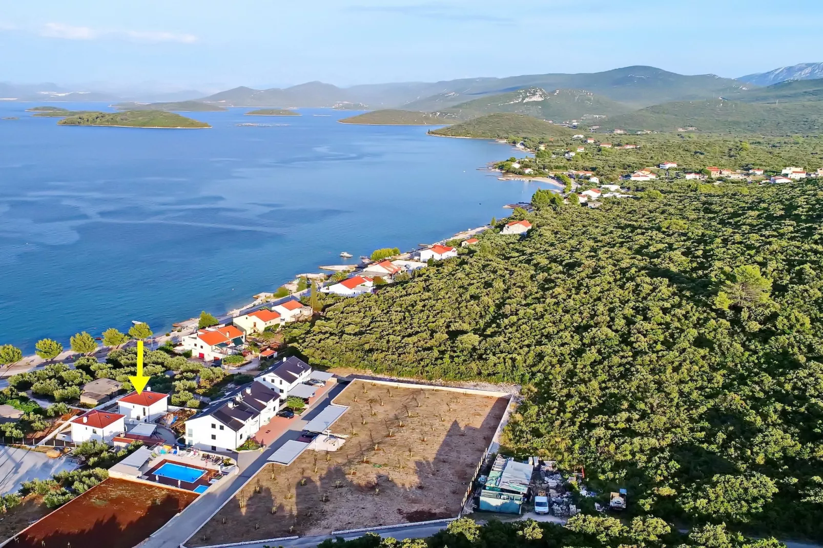 Villa E & D  - Four Bedroom Villa with Pool and Patio - Villa D-Uitzicht