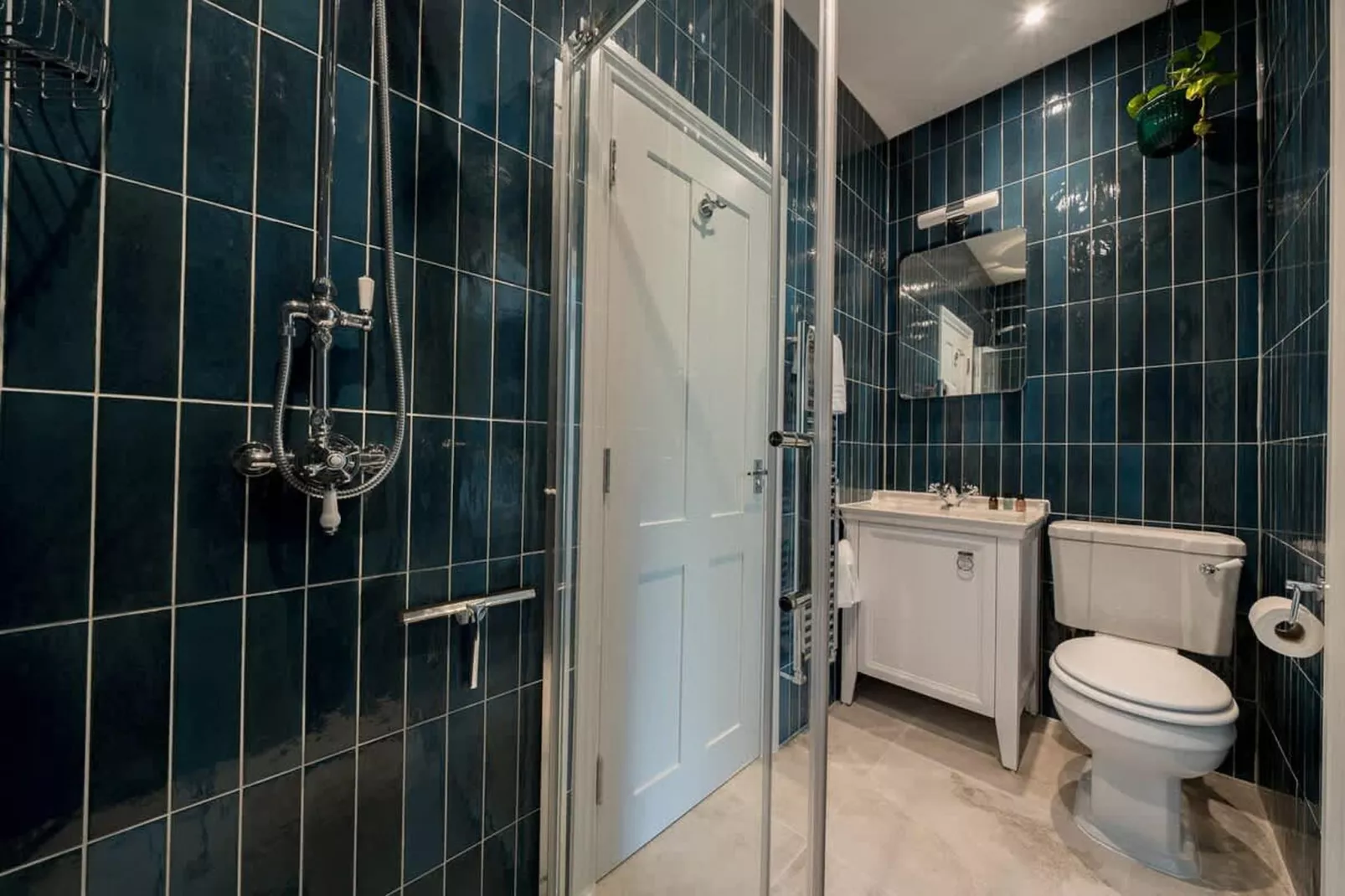 BS8 Bruton Pl 2-Badkamer