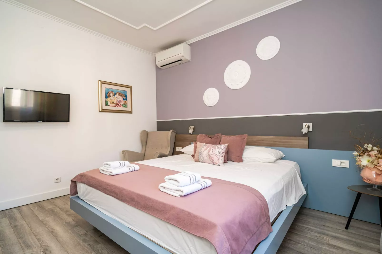 Holiday Home Trojković- Four Bedroom Holiday Home with Terrace and Swimming Pool-Slaapkamer