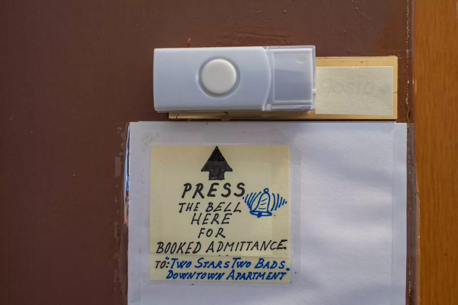 Two Stars Two Beds Downtown Apartment - One-Bedroom Apartment-Buitenlucht