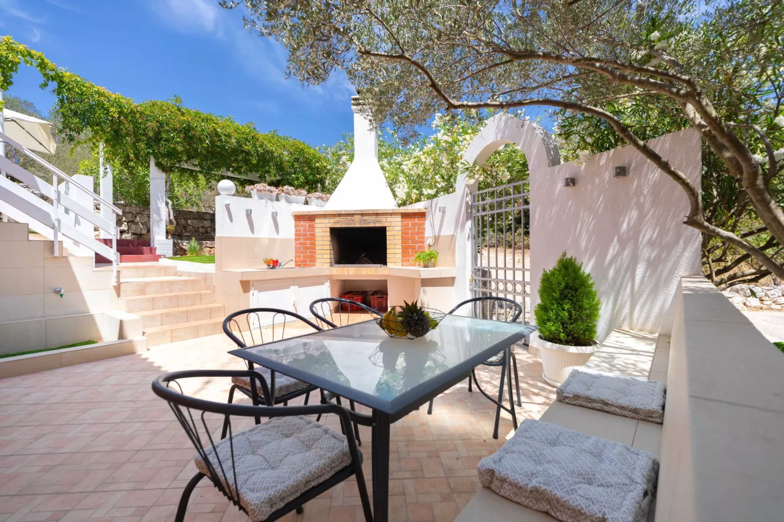 Holiday Home Diana - Five Bedroom House with Terrace and Sea View-Terras