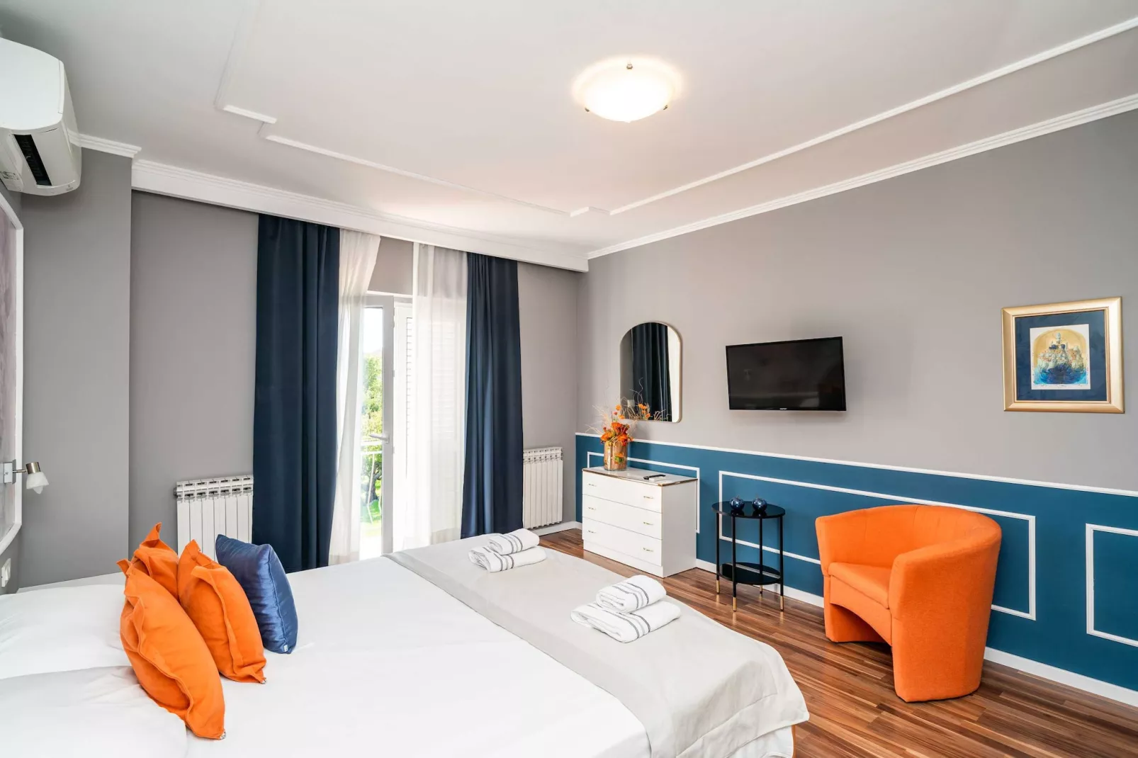 Holiday Home Trojković- Four Bedroom Holiday Home with Terrace and Swimming Pool-Slaapkamer