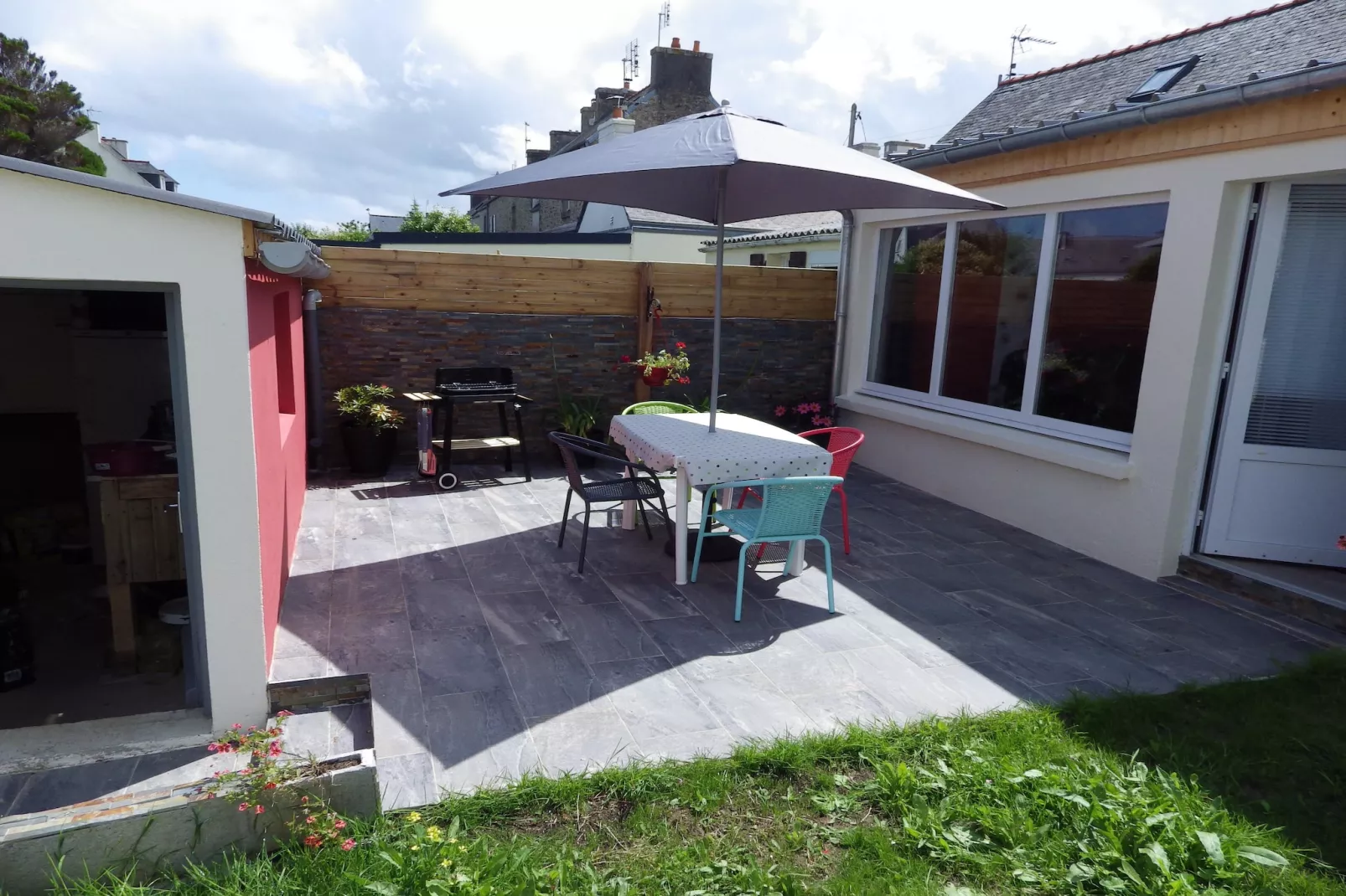 Doppelhaushälfte in St Pol de Leon-Terrasbalkon