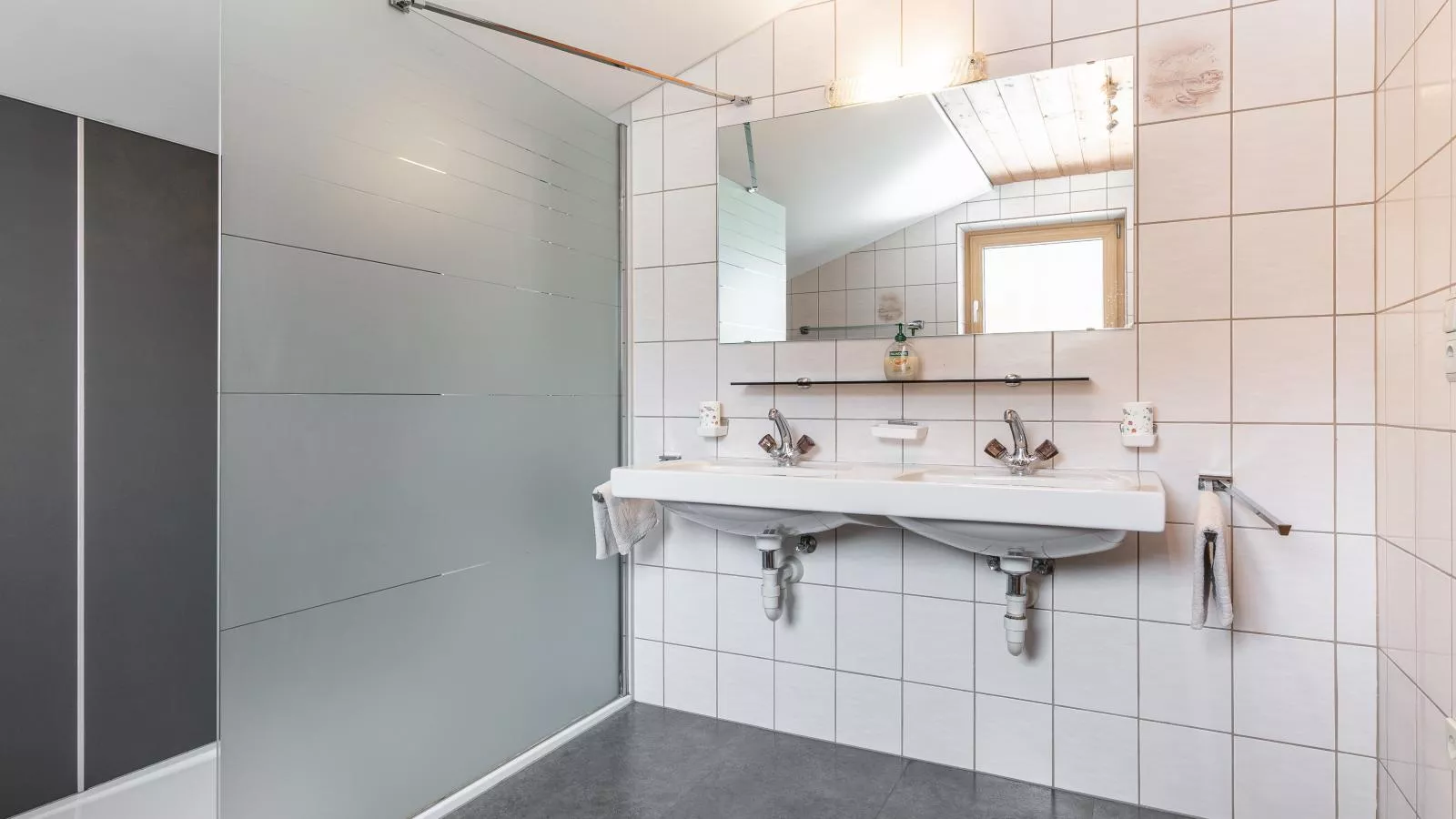 Haus Barbara-Badkamer