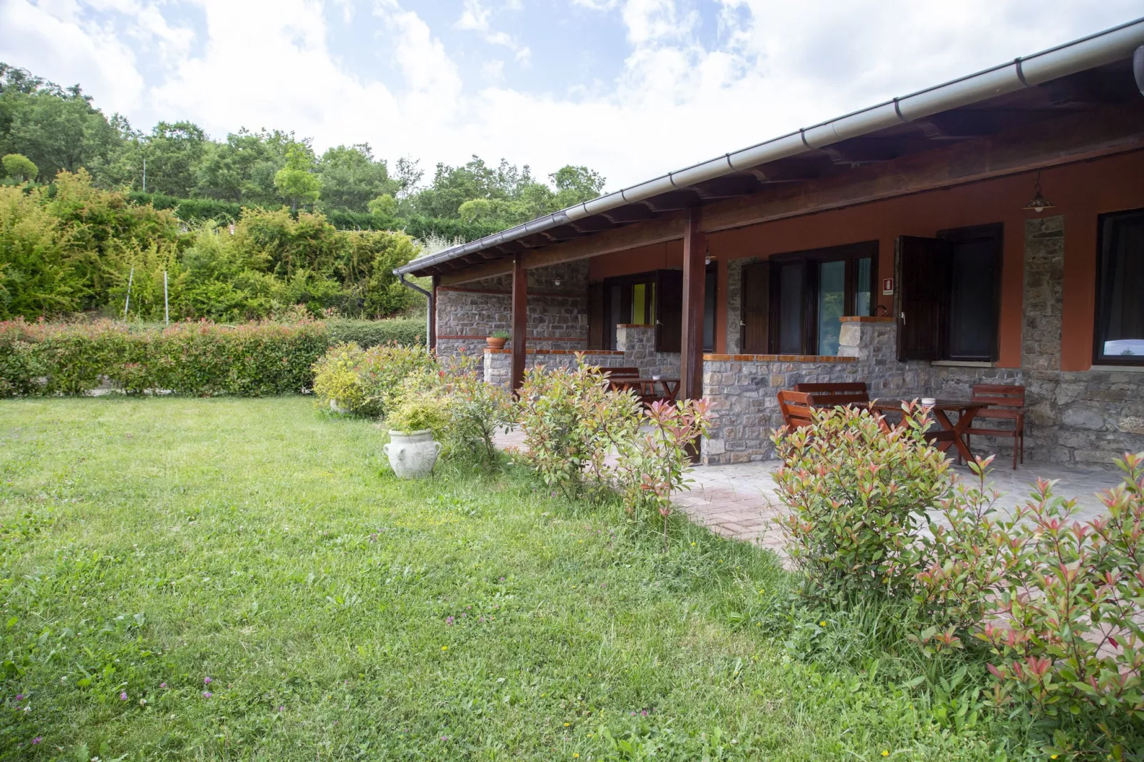 La Foresteria di San Leo-Tuinen zomer