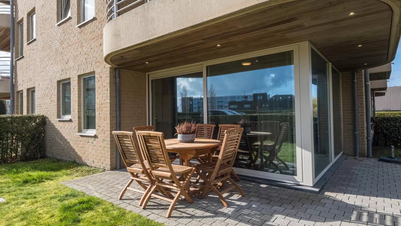 The Classics (Beethoven) - 0003 + park. 10-Terrasbalkon