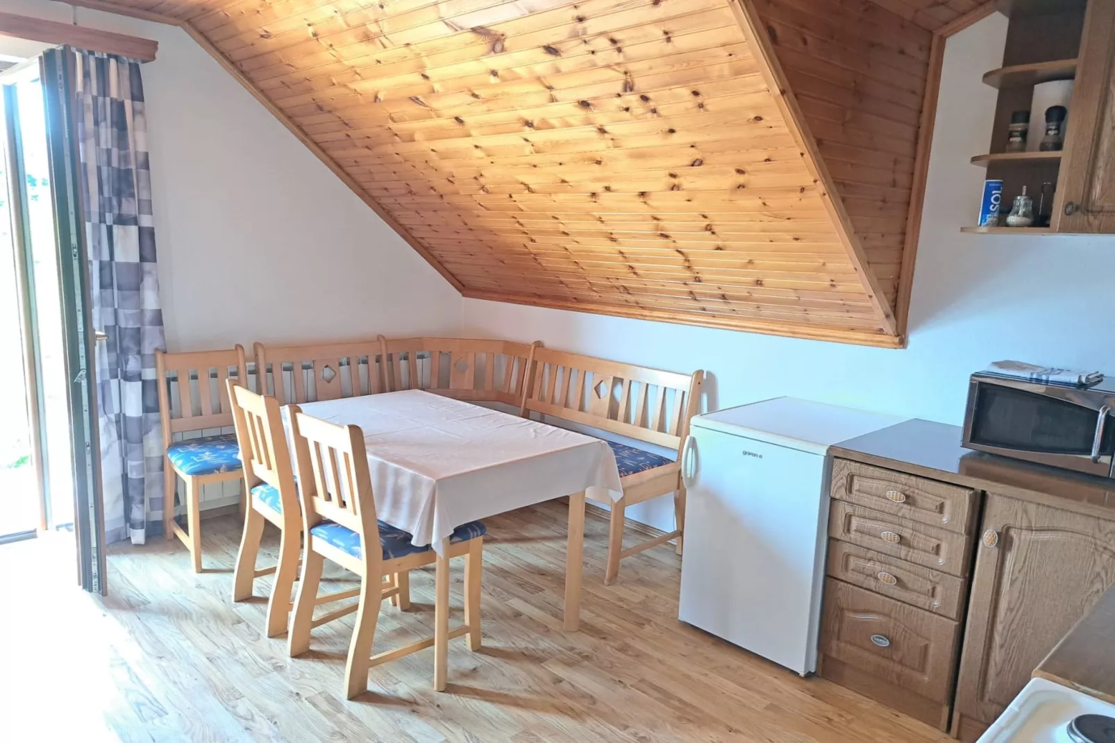 Guesthouse Žafran- Two Bedroom Apartment - Woonkamer