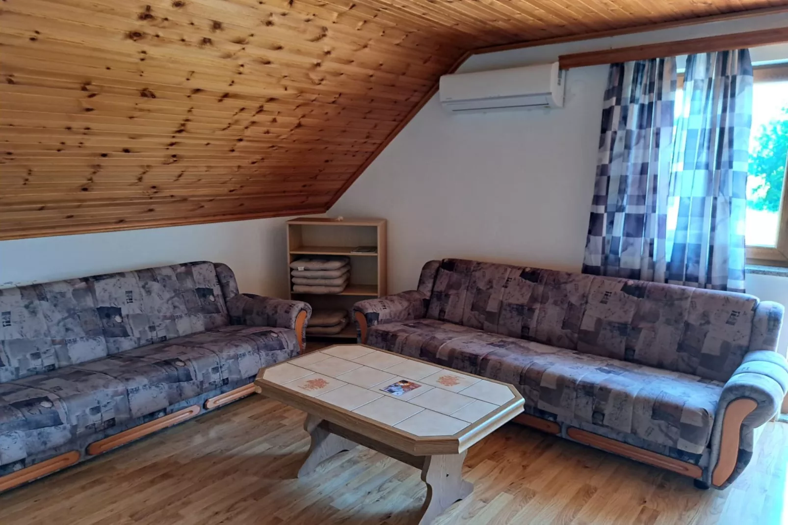 Guesthouse Žafran- Double Room With Terrace - Woonkamer