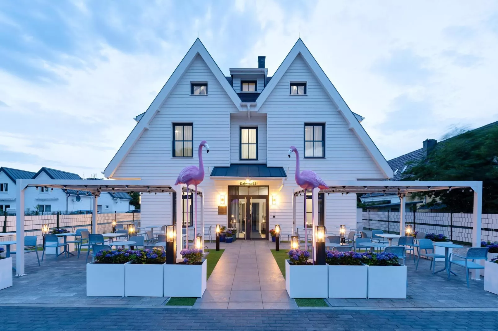 Apartament z tarasem na parterze-Buitenkant zomer