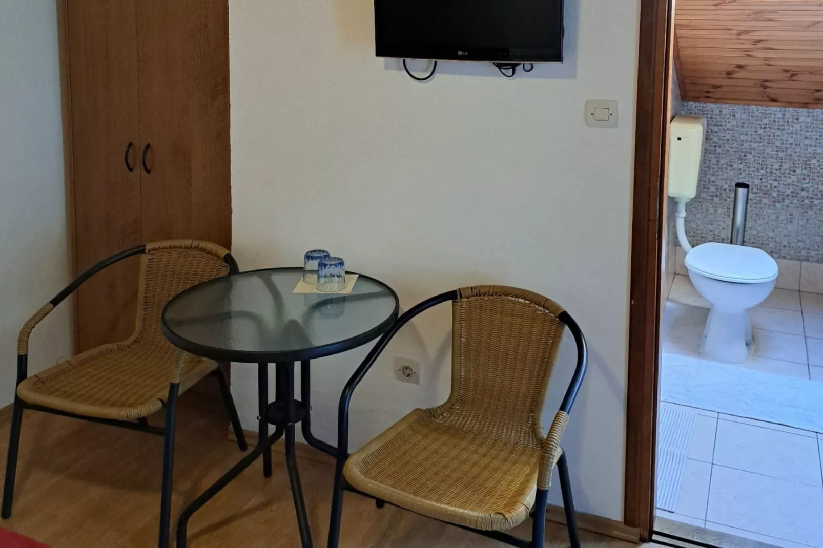 Guesthouse Žafran- Two Bedroom Apartment - Woonkamer
