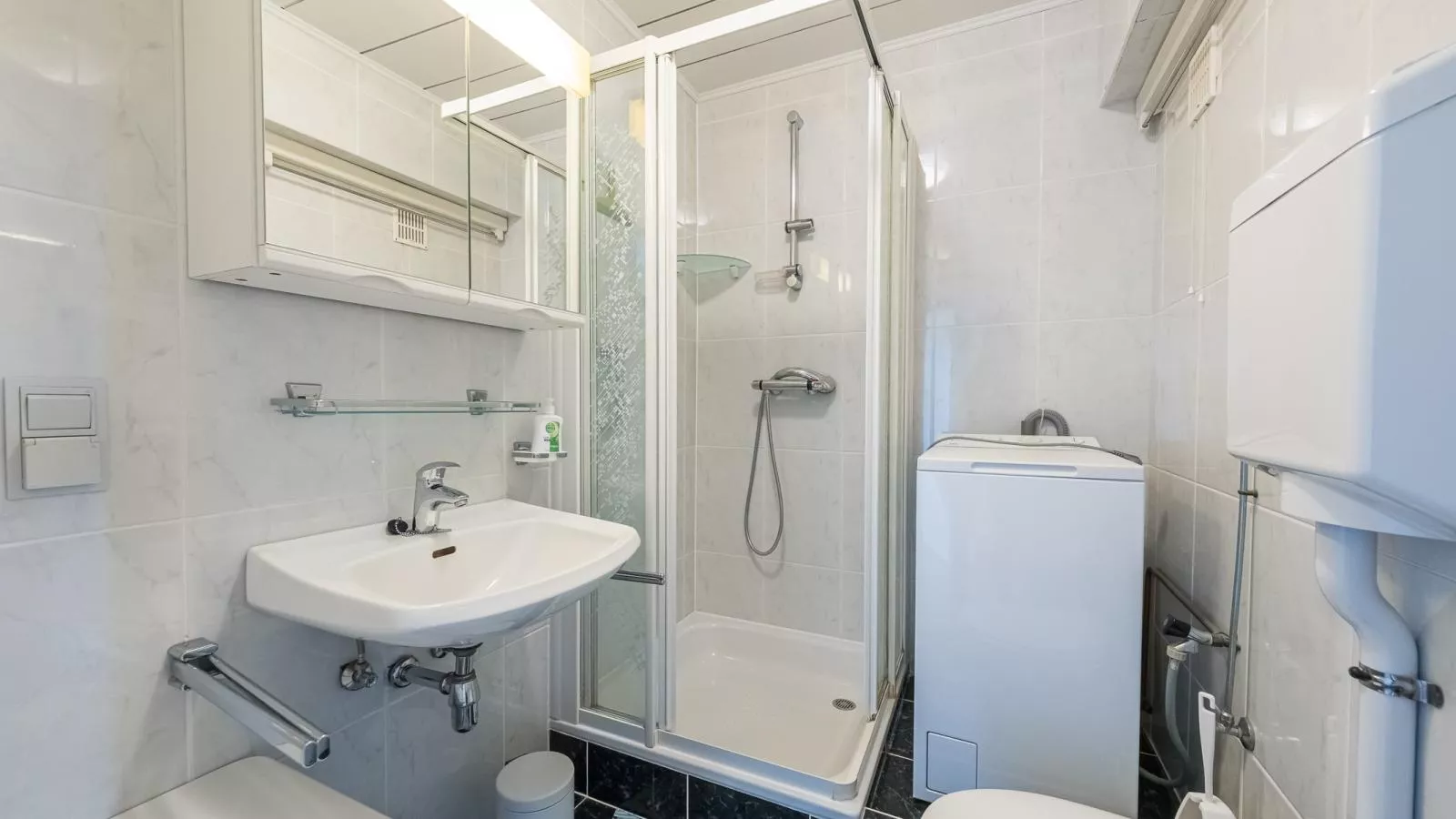 Canberra - 0803 + park. 10-Badkamer