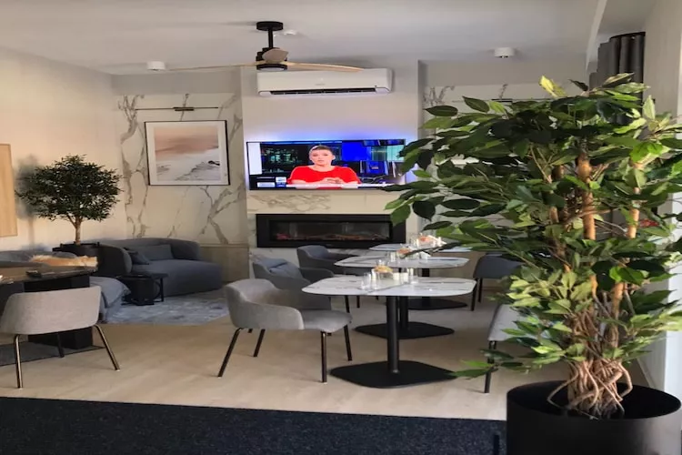 Apartament z balkonem na pierwszym piętrze-Hal-ontvangst