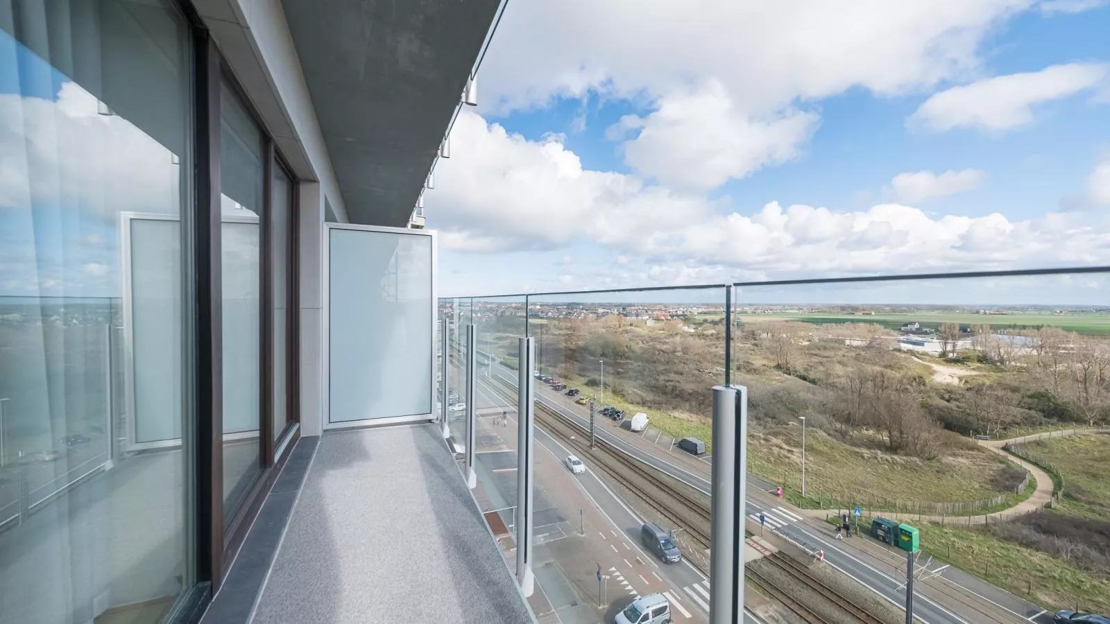 Canberra - 0803 + park. 10-Terrasbalkon