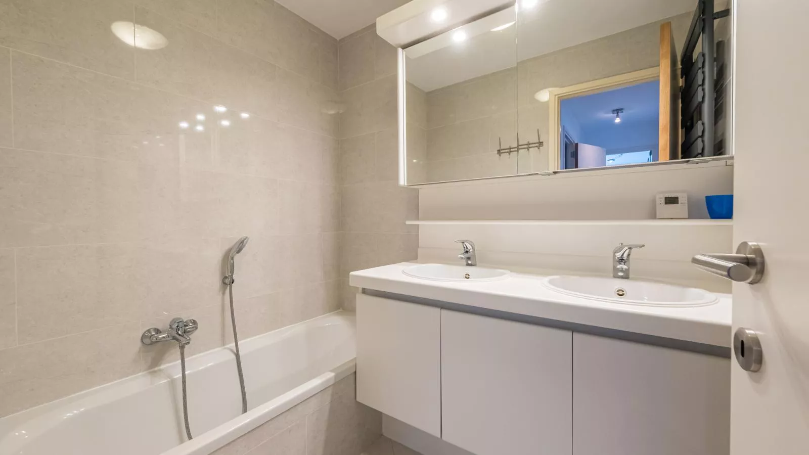 Four Seven  - 0102 + box 1-Badkamer