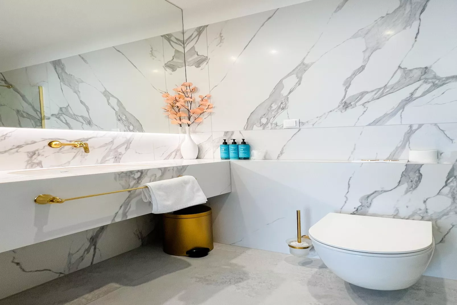 Apartament z balkonem na pierwszym piętrze-Badkamer