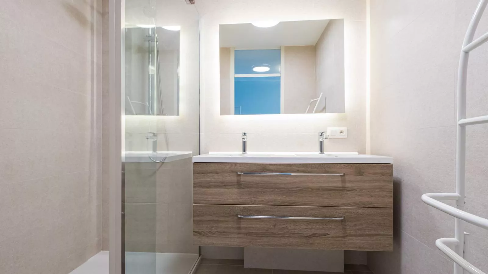 Atlantis I - 0104 + box 14-Badkamer