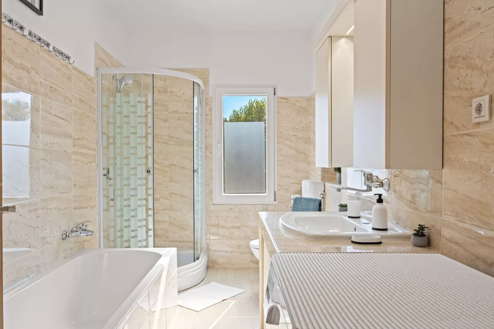 Kristijan & Jelena - Pool, Jacuzzi, Playground - Badkamer