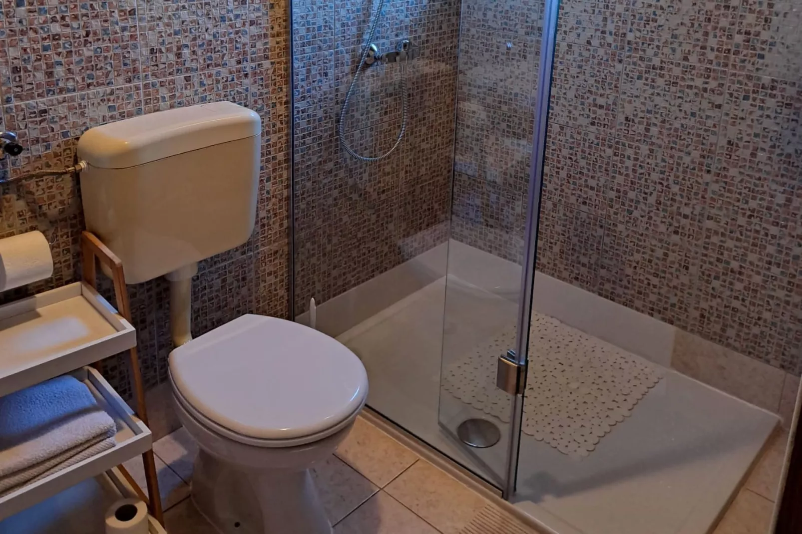 Guesthouse Žafran- Two Bedroom Apartment - Badkamer