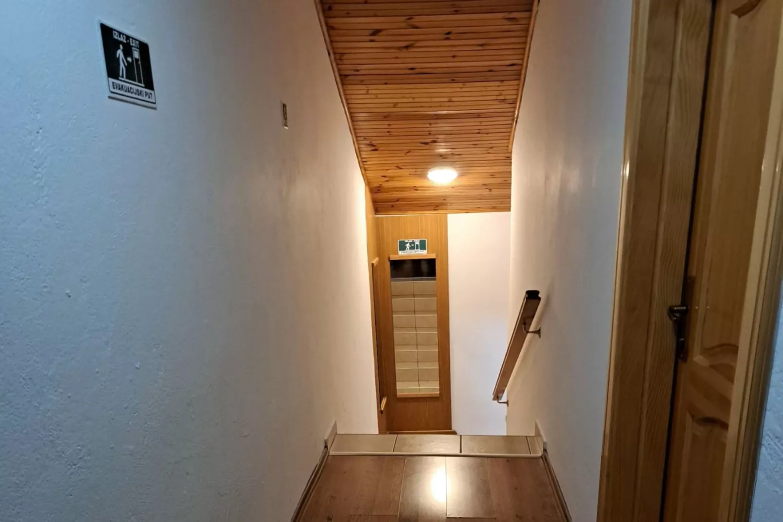 Guesthouse Žafran- Double Room With Terrace - Binnen