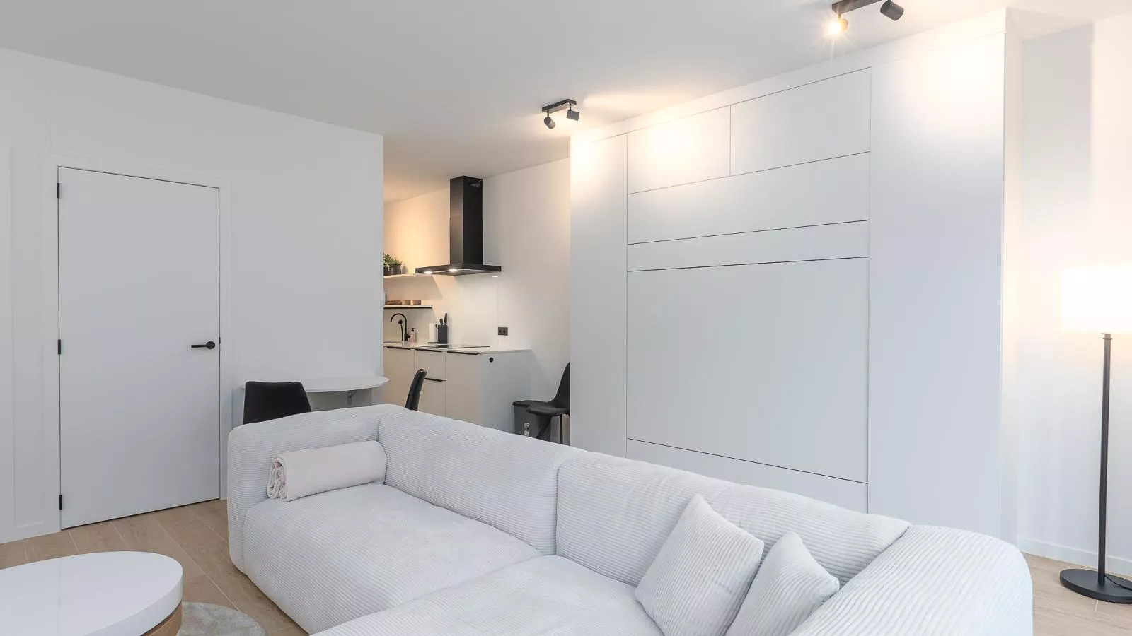 Omnia 7 - 0103 + park. 5