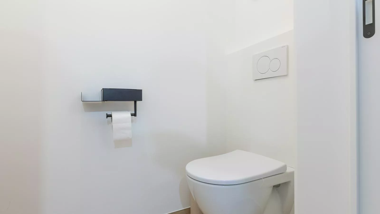 Omnia 7 - 0103 + park. 5